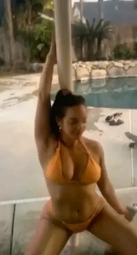 Giant Bubble Booty and Tits Bouncing