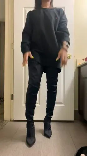 Sexy Ebony spreading her ass wide