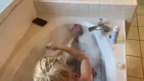 Do you like the pink? [F]