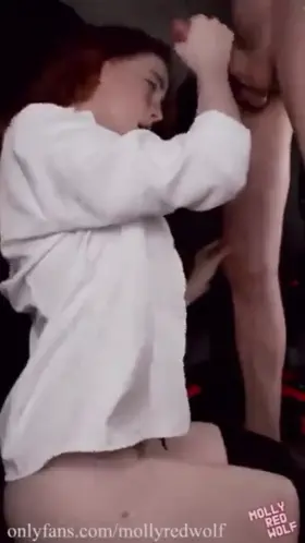 Hermione cosplayer enjoys giving blowjobs and deepthroating big cocks