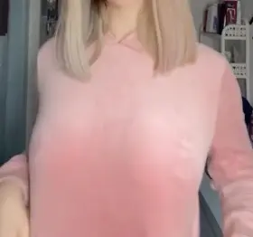 Daddy would be so proud of his daughter’s perky little titties😝