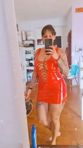 Hi papis, what do you think about latex🥵🥵🥵?