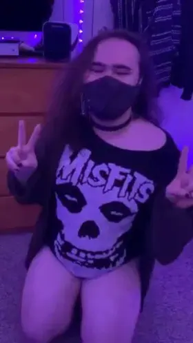 put me on my knees, bend me over and fuck this thicc little slut~