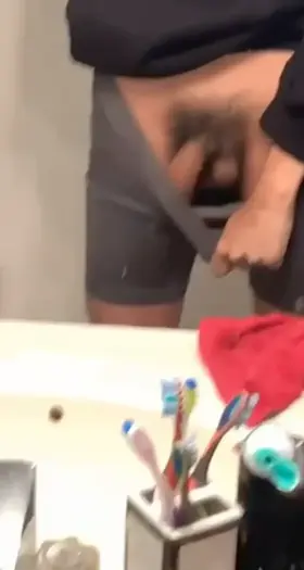 My balls just hang there while my big cock dangles😩