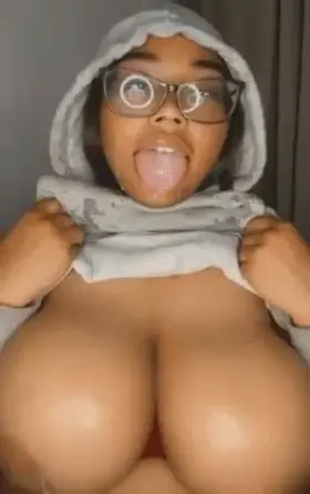 Huge titty drop (original video in the comments)