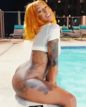 Would you make this ass bounce on your cock 😈🍑 dm for more daddyyy 🤫