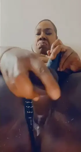 Creamy pussy all in your face 👅👅👅