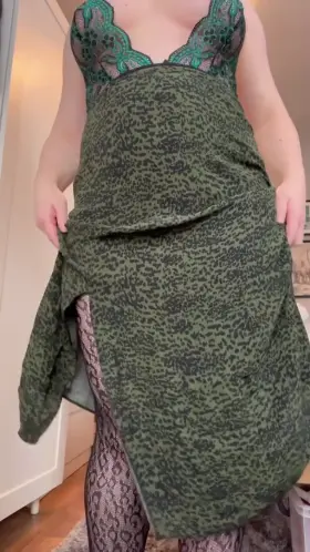 I squeezed into some pantyhose for you ;)