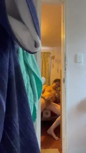 If there were a hidden camera this is what you’d spy 👀[09:22]