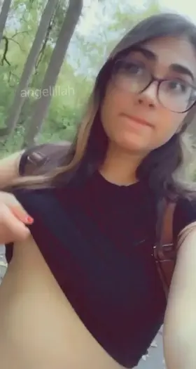 [F] i wanna get fucked against a tree so badly ;)