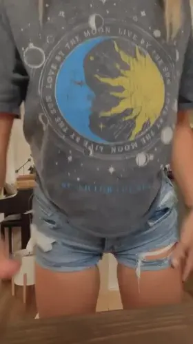 Freeing the MILF tits