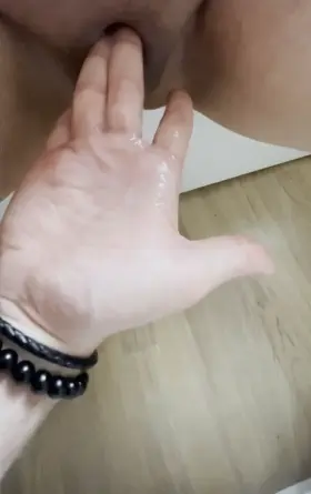 I love getting a creampie 😍 This and more videos are available, so check them out [F] [Selling]