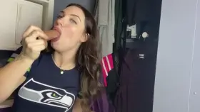 If the Seahawks win, you get to fuck my face like this [F][OC]