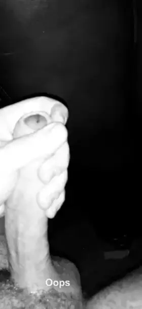 As an experiment I wanna know how many people cum on this gif. I hope you enjoy.