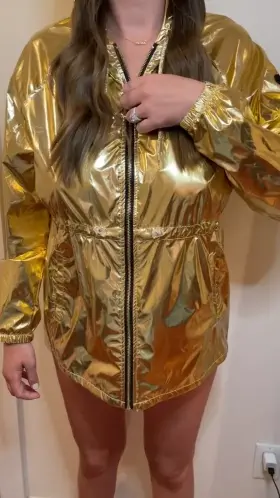 Can you tell I’m not wearing a bra?(reveal)