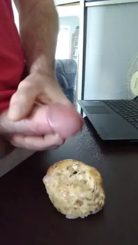 [proof] cum on food and eat, glazed Cinnabon