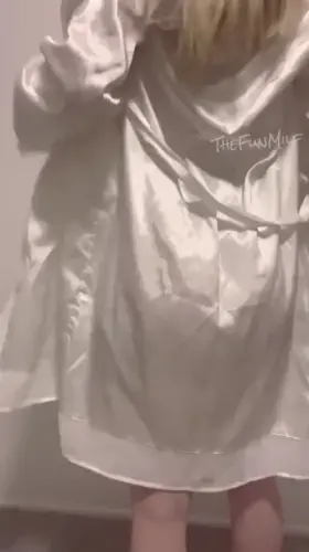 A mom of 3 with a kinky side!