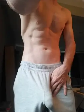 Cant hide this thing in these sweat shorts ;)