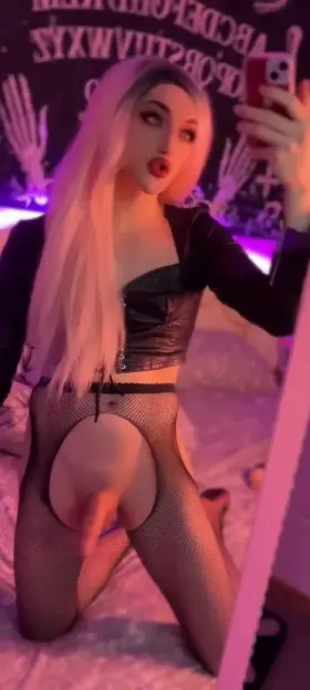 It will not suck itself. Open your mouth