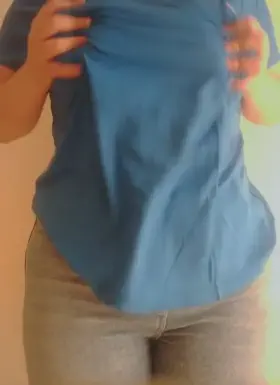 My first strip-tease! I'm reeaaally nervous, please be nice :)