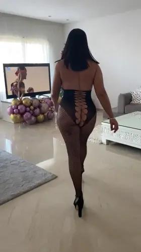 40y and Mom would you smash or pass?