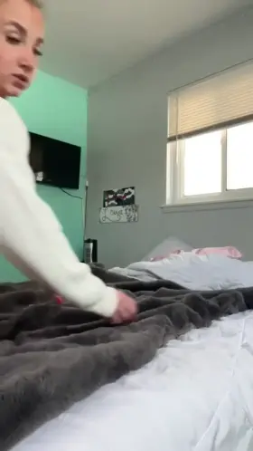 Just wanna convince ya to eat my pussy from behind