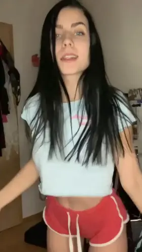 (f) Can i be your first greek girl? 🇬🇷🙈