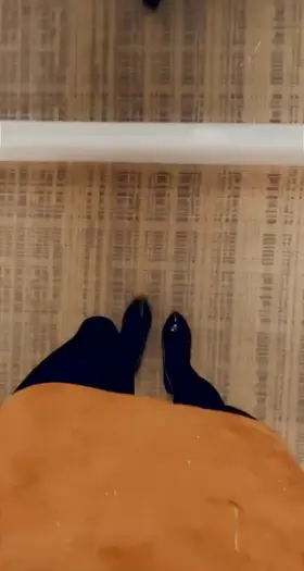 Force me to walk down to the hotel bar 🙈