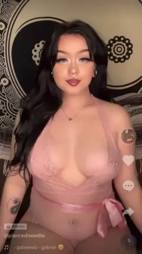 I want to give off stripper alt girl vibes