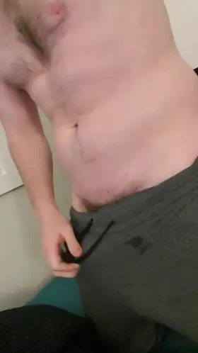 Cold nights mean nothing but trackies (M)