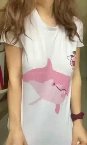 I need someone to play with my titties 😁