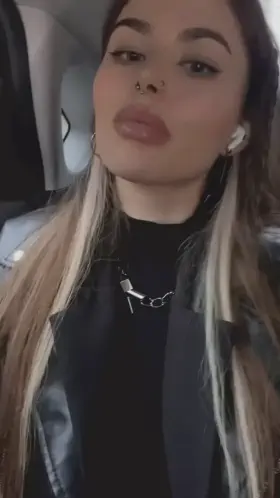 I can't taste my lips, could you do it for me?🥰