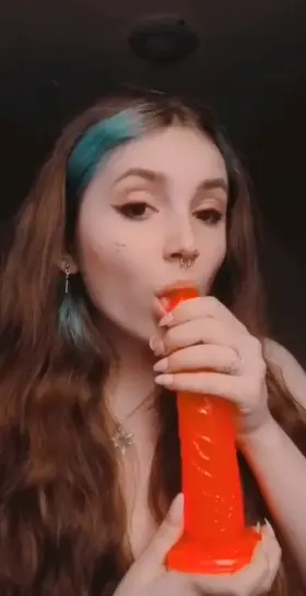5$ SALE ❣️❣️💦Come and cum 💦 18 years old E-slut horny all day with a fat pussy😈 daily posts and morning pics in your dm 😋😋 I'm very interactive with fans 💕 BLOWJOB QUEEN 👅 Free dick ratings 😋👇👇