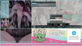 Curvy gamergirl flashing her tits during her gaming stream