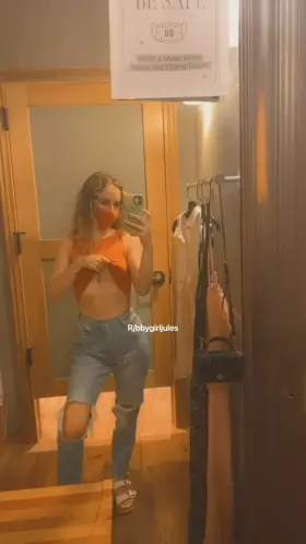 Every upvote will get 9 nudes in their DM instantly! Try me! 👻lindasule21