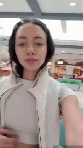 Flashing my tits at the Mall