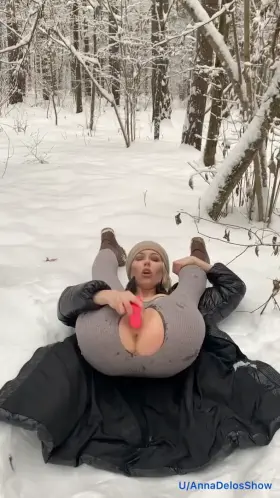 Yesterday was a wonderful day, I masturbated in the forest all day😋