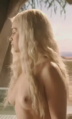Emilia Clarke-Game of Thrones