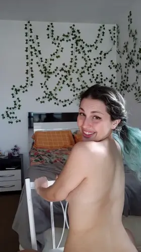 here's a rare view of my (almost) full nude body 😳