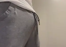 Why wants to see me cum?