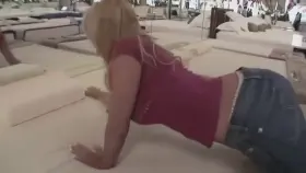 [/r/hotgirlsandwives] try it before you buy it