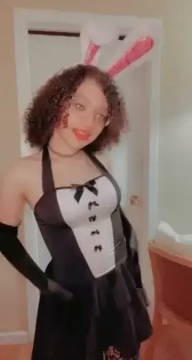 1️⃣9️⃣ year old busty petite college student 🤤 25% off for the next ten members! 💦 Join now to see my first time doing ANAL 👀 @valfiggs5