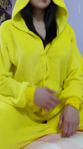 23 [F4M] Smash or pass? tap that up arrow and I'll send nudie for ur answer. DM [Snapchat][ emmajully21 ]