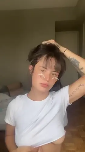 Just a couple of natural bouncing tits on your timeline. 🥰