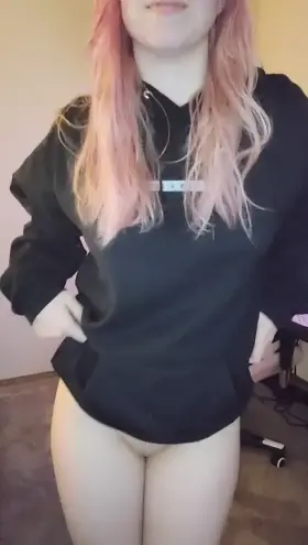 Here's your daily dose of titty drops!