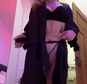 Freshly 18! I need help stretching 🥺