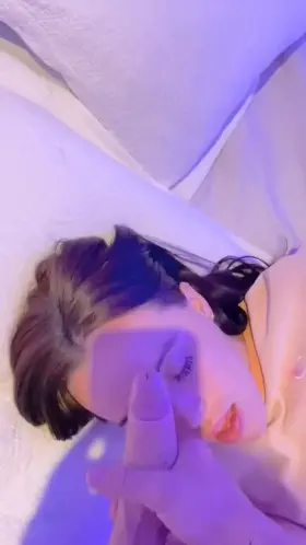 Wake me up daddy 👅