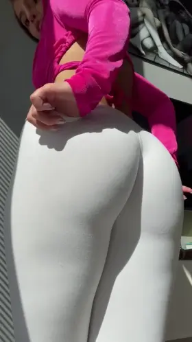 Creampie my juicy ass.