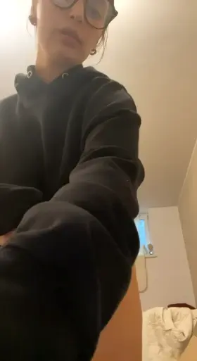 Do u have some cock that makes me wet