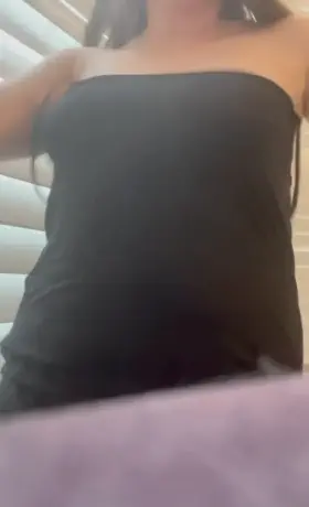 Shaking till my tits (drop) out